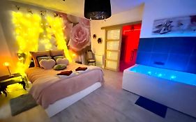COSY&SPA Appartement Luxe JACUZZI SAUNA Suite Cristal
